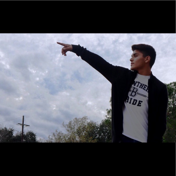 Meet your Posher, Devin - Picture 1 of 1